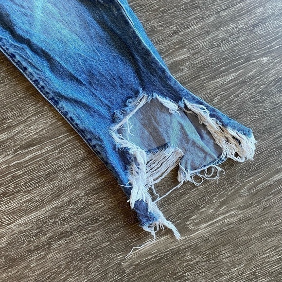 Chelsea and Violet distressed denim mom jeans.
Size 31 - Picture 5 of 14